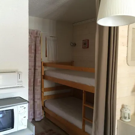 Apartment Pour 3 Personnes Avec Balcon Ouest, Au Centre De Valloire, Proche Commerces Et - Fr-1-263-461